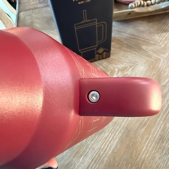 Stanley 40oz Cranberry Winterscape - Picture 5 of 6